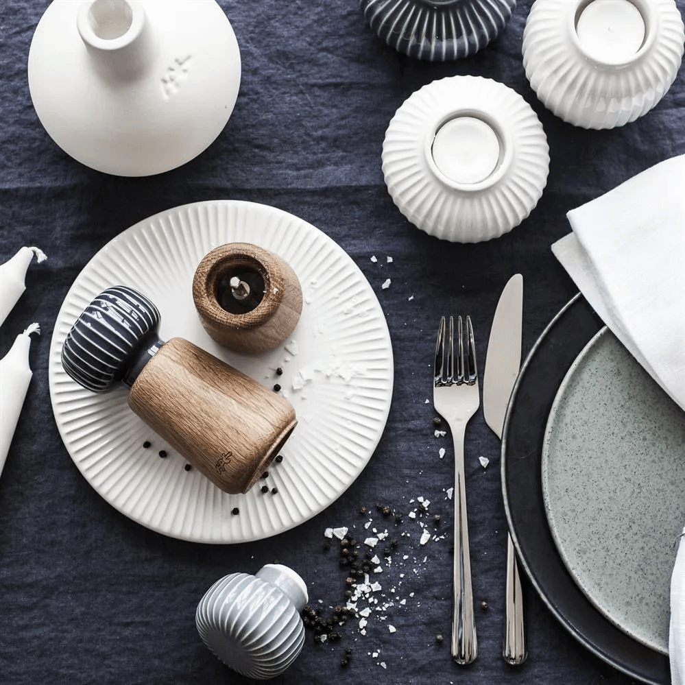 Salt and pepper mills for everyday use