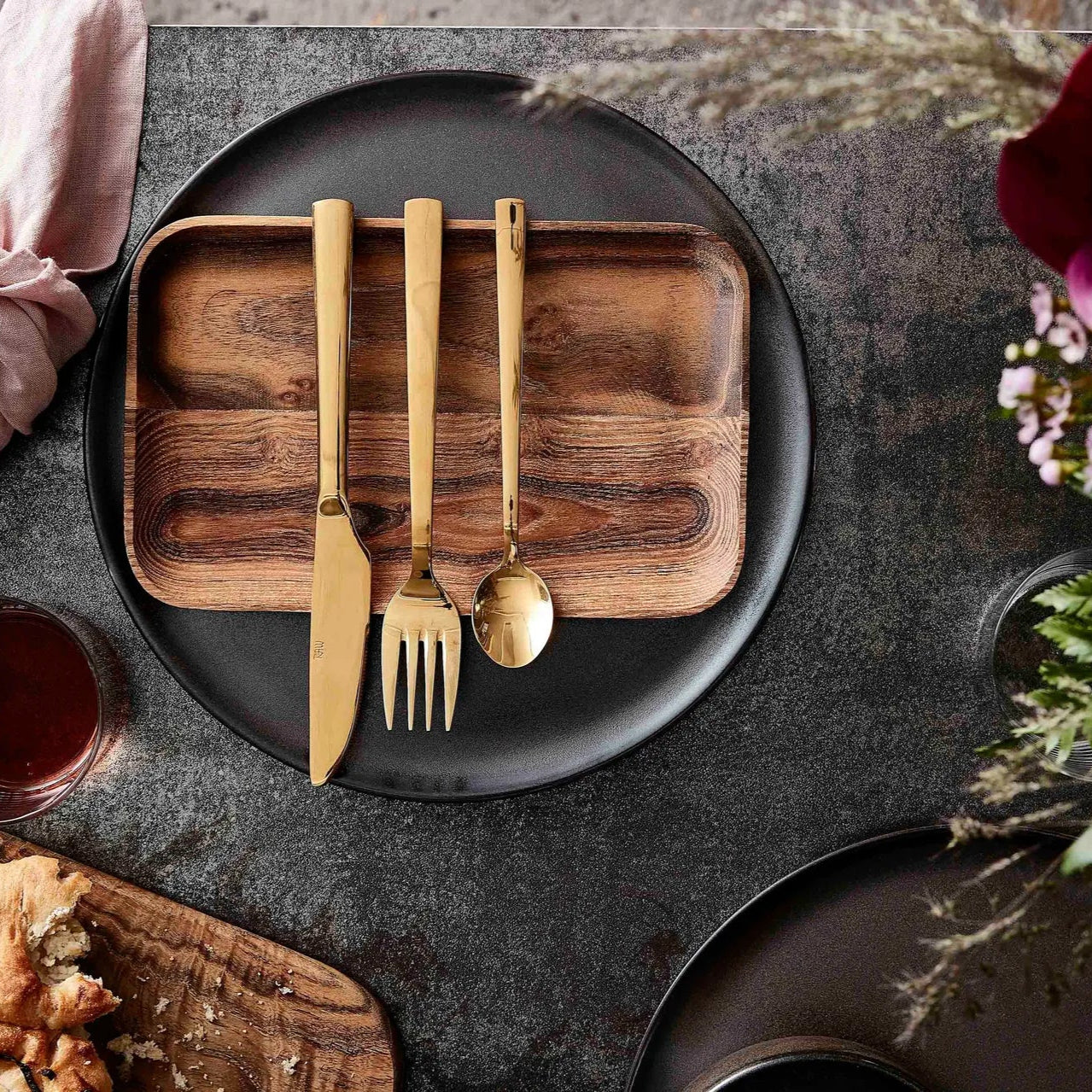 10 cutlery sets for your favourite dish [sits comfortably in the hand]
