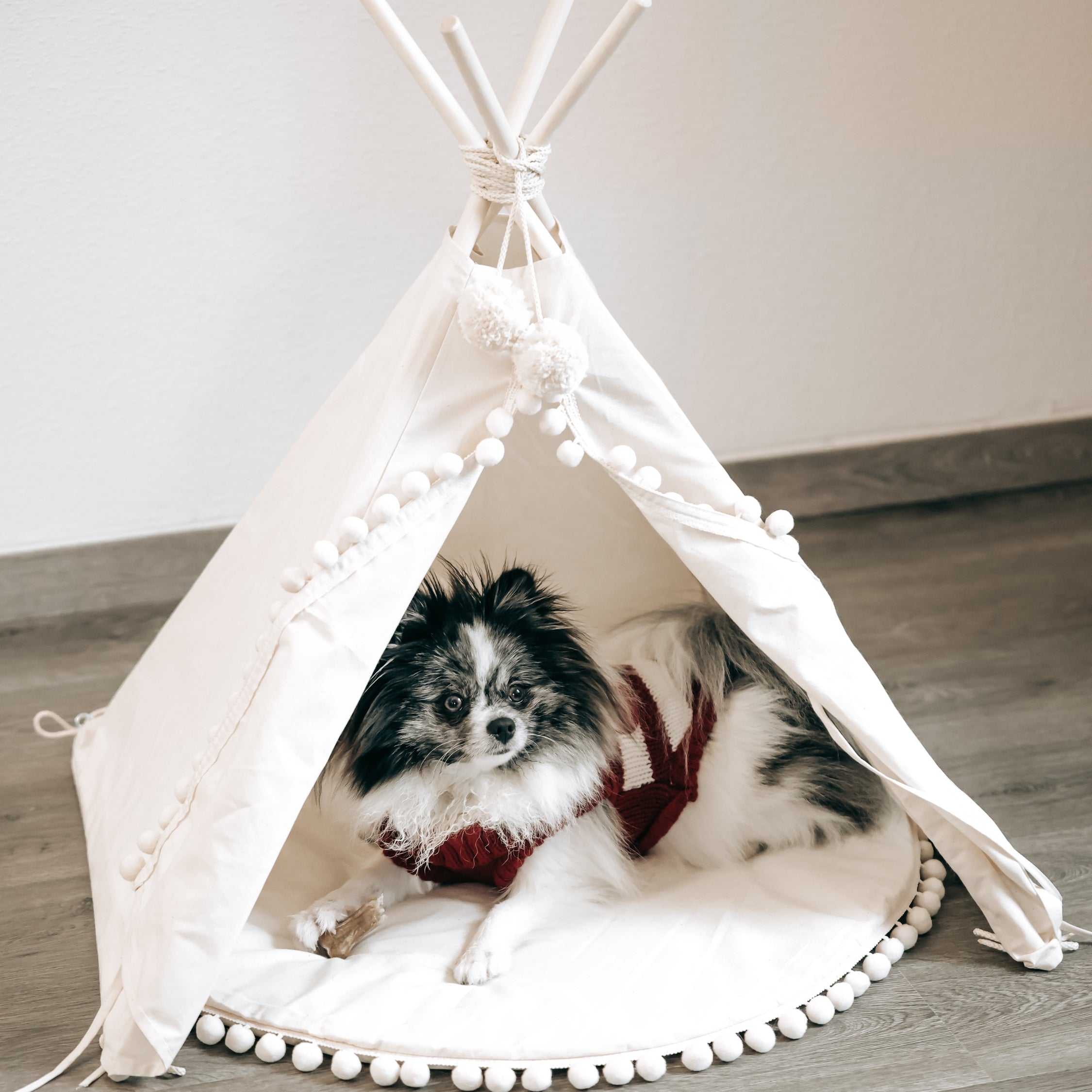 MINICAMP Dog Teepee & Large Cat Tent in Ecru With Pompoms – Size M