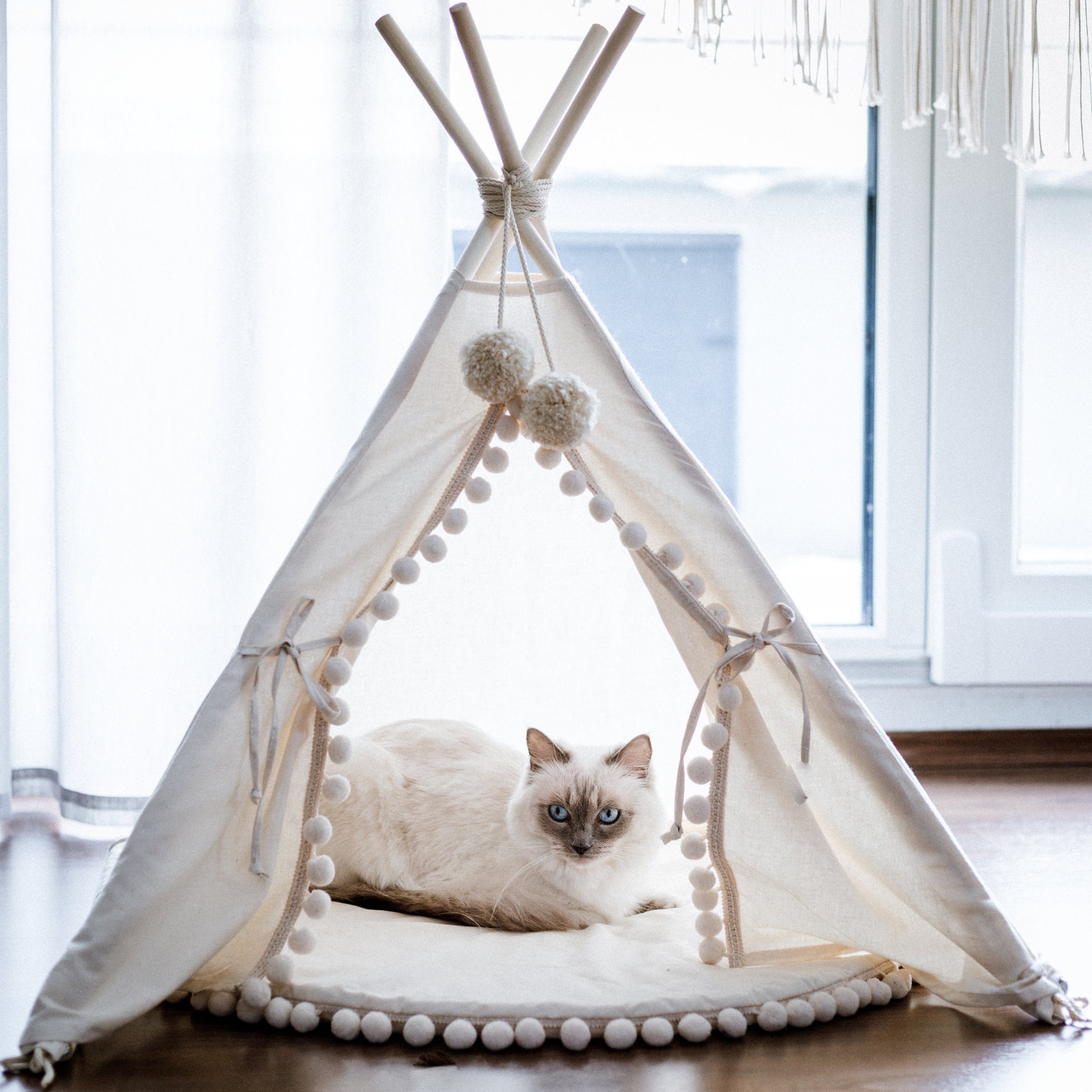 MINICAMP Dog Teepee & Large Cat Tent in Ecru With Pompoms – Size M