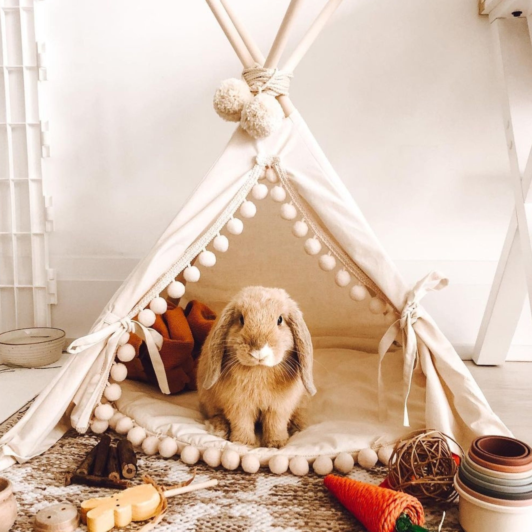 MINICAMP Rabbit Teepee, Bunny Bed in Ecru With Pompoms – Size XS