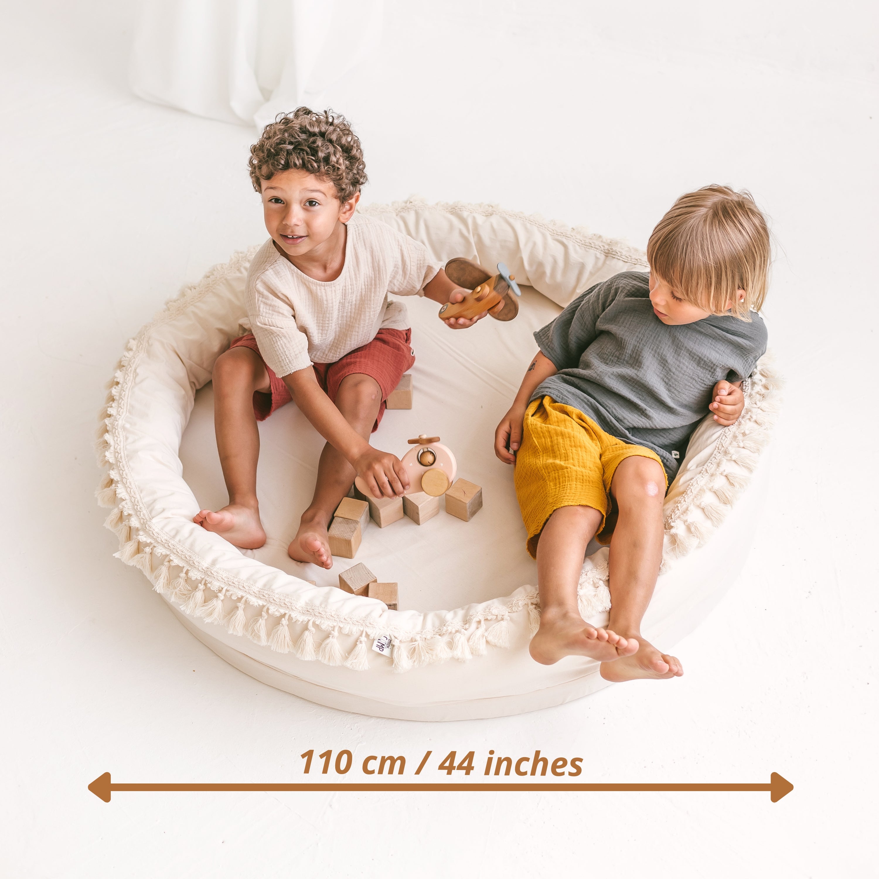 MINICAMP Large Round Nest Play Mat & Kids Lounger in Ecru