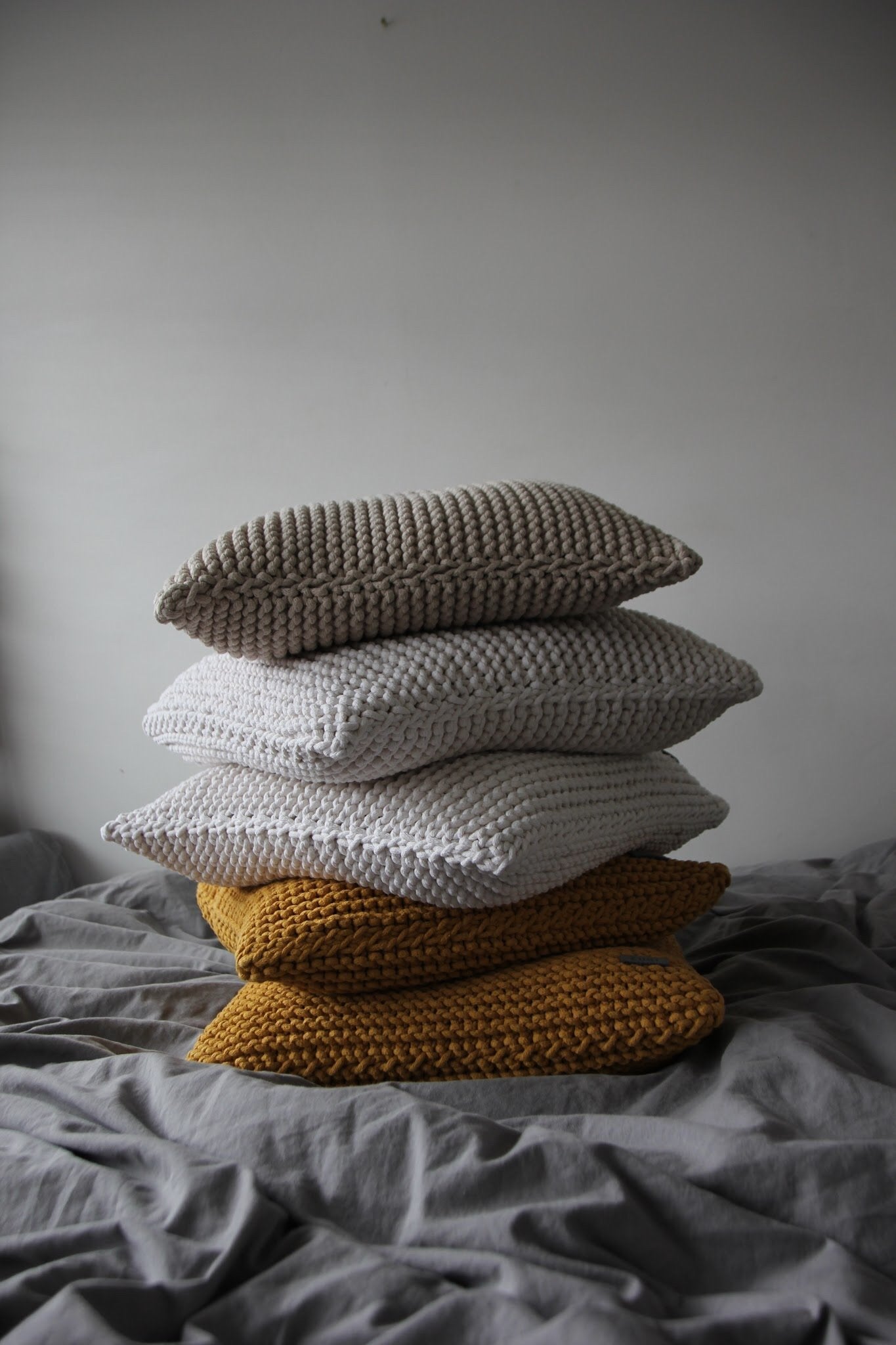 Knitted Square Cushion | BEIGE