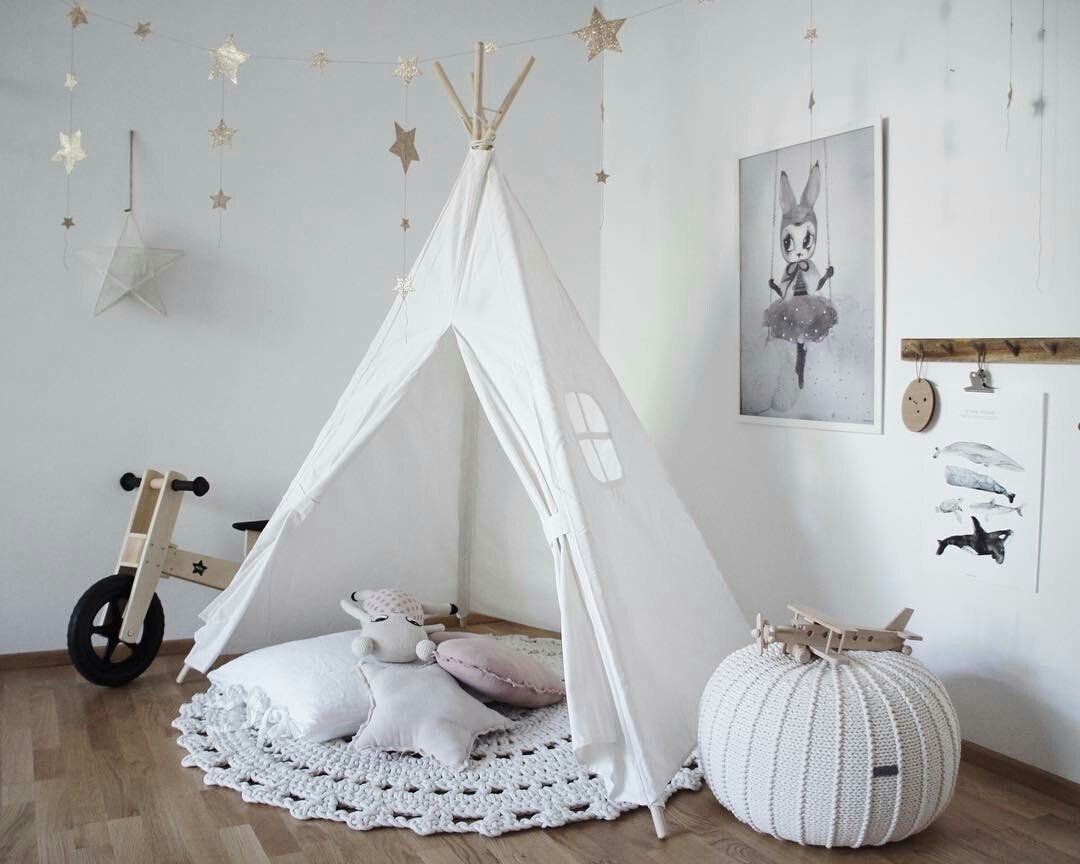 Knitted Pouffe, Medium | IVORY