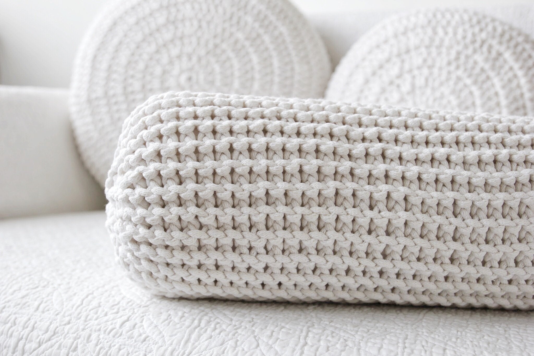Knitted Neck Cushion | IVORY