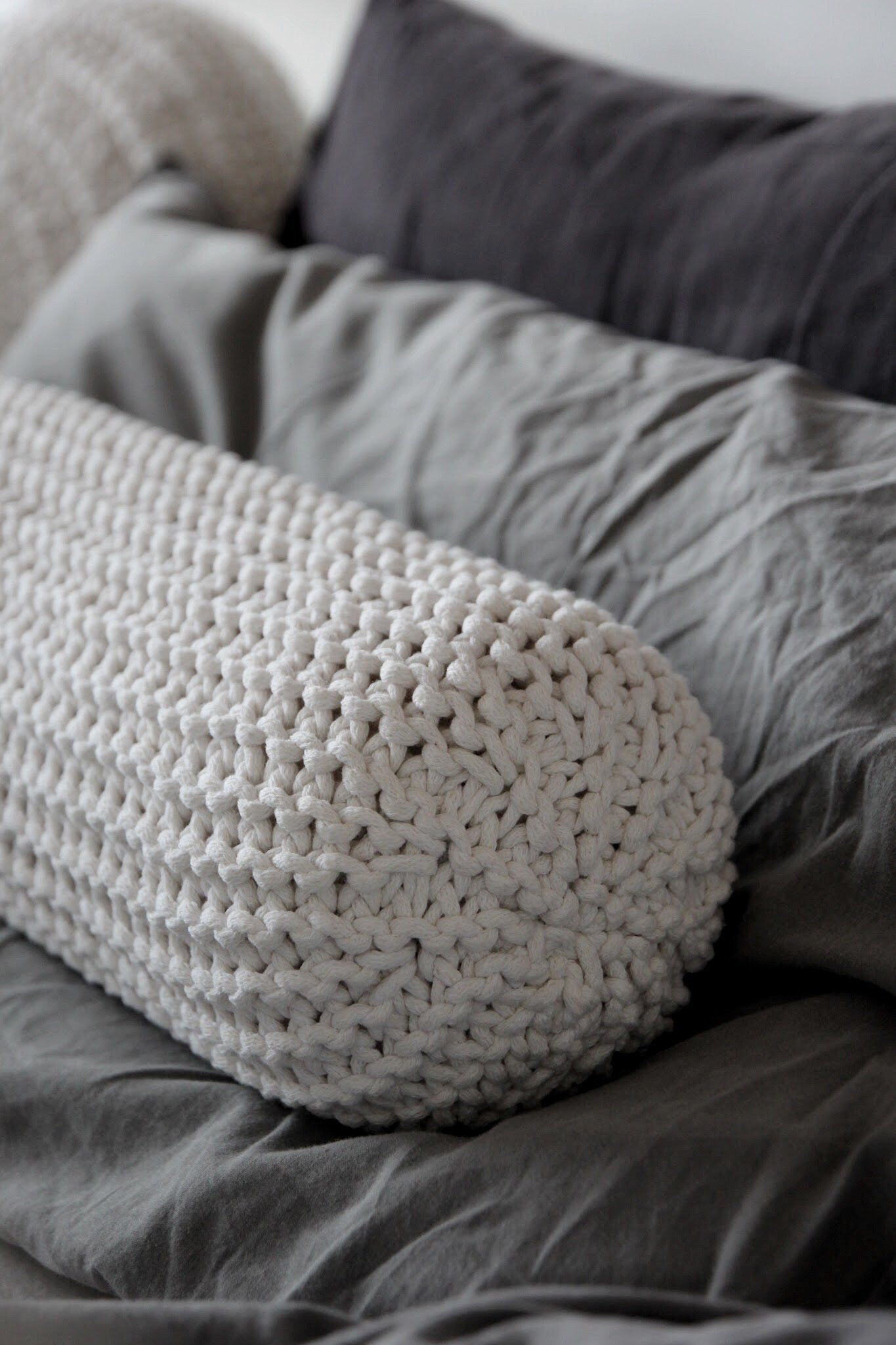 Knitted Neck Cushion | IVORY