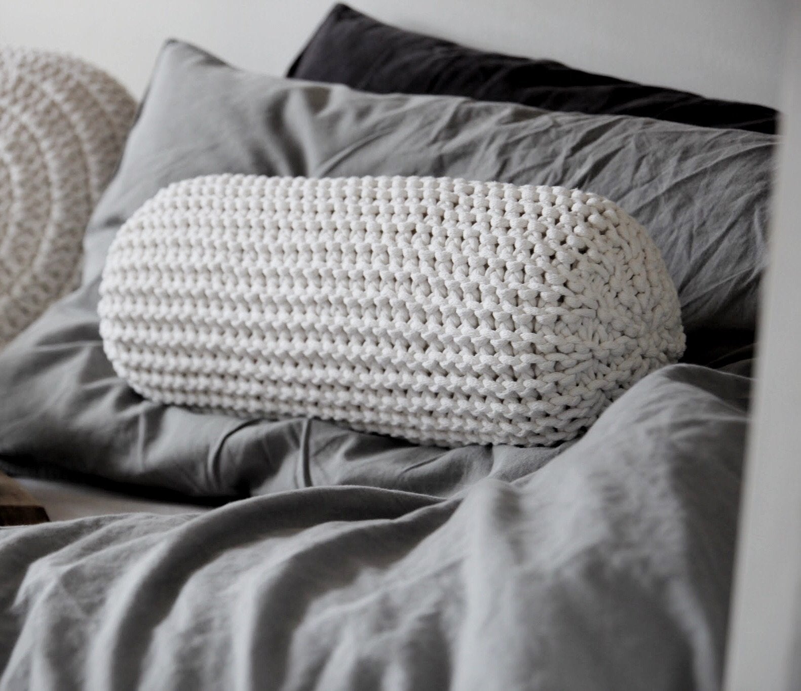 Knitted Neck Cushion | IVORY