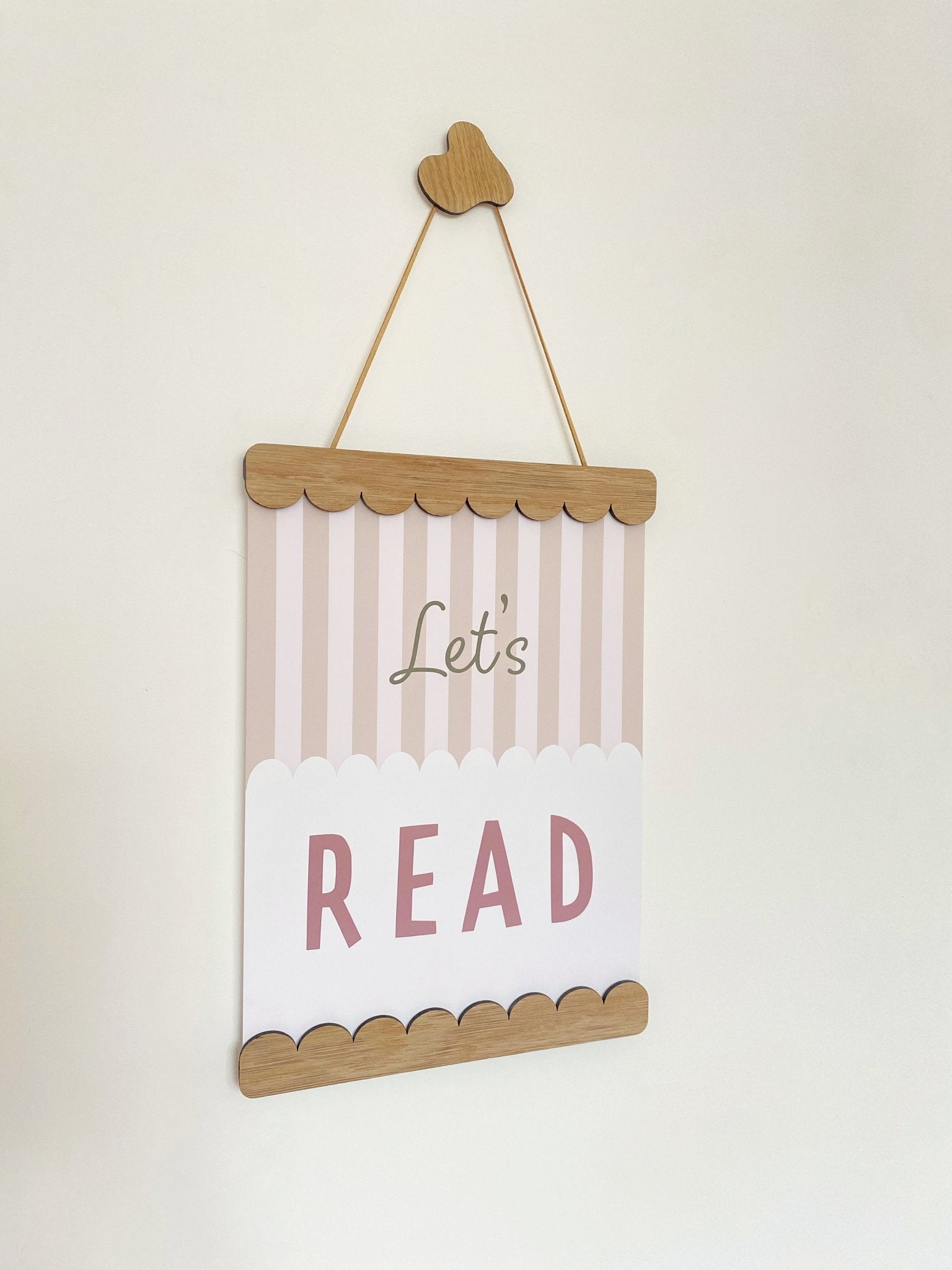 Scalloped Magnetic Picture Frame - Oak