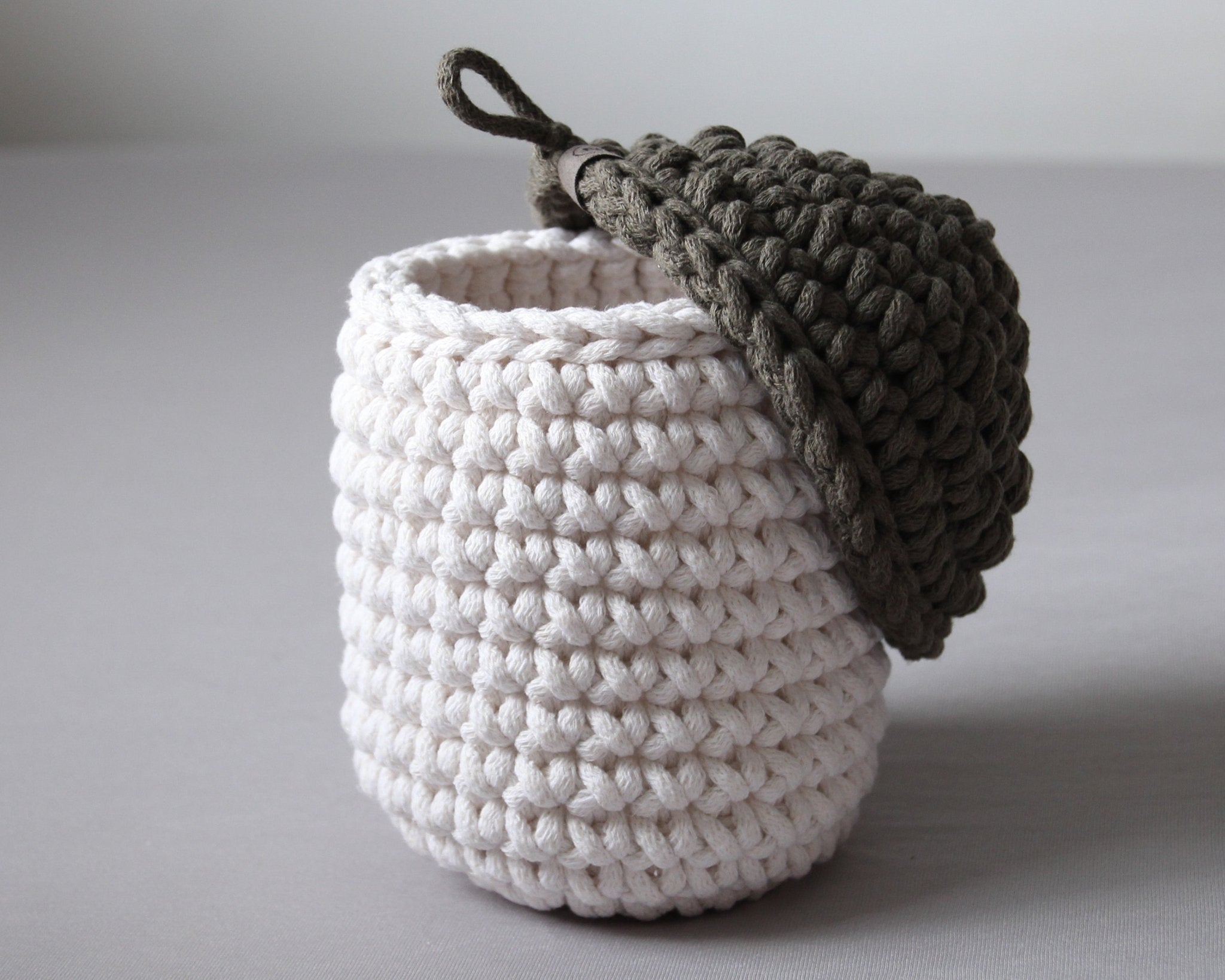 Smurf Basket | IVORY & OLIVE GREEN