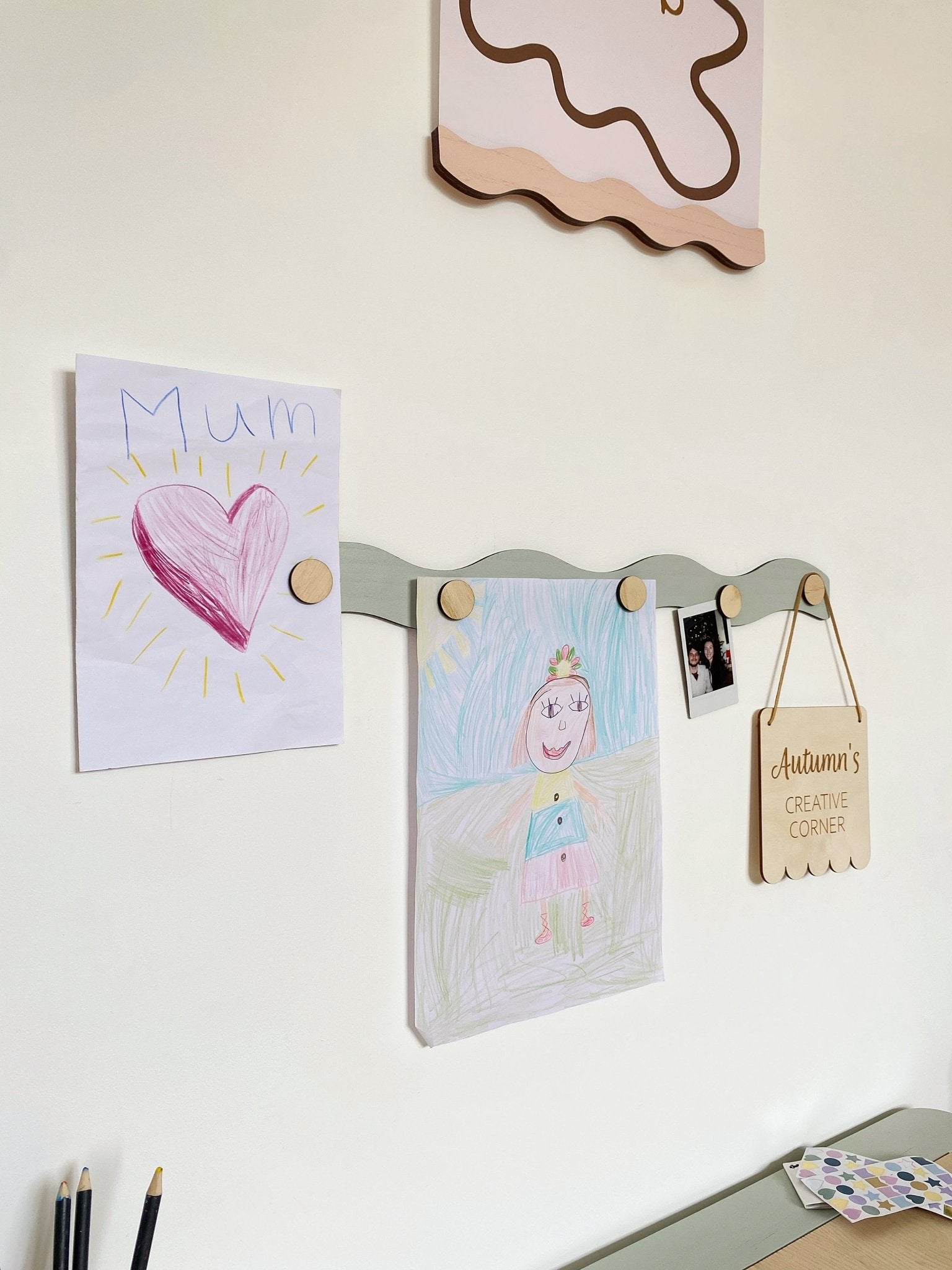 The Art Display Bar - Wavy - Colourpop